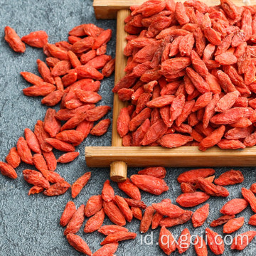 Buah goji organik kelas atas dengan Vitamin C